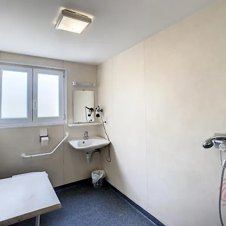 Lejlighed F2 Climatise Avec Terrasse Et Parking, Proche Des Thermes Et Du Centre - Les Bains - Fr-1-451-164