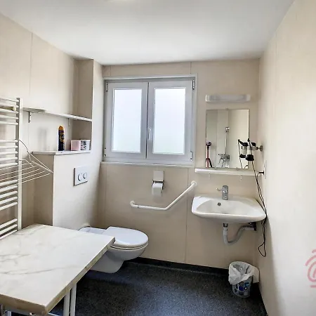 F2 Climatise Avec Terrasse Et Parking, Proche Des Thermes Et Du Centre - Les Bains - Fr-1-451-164 * Lamalou-les-Bains