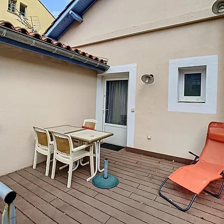 F2 Climatise Avec Terrasse Et Parking, Proche Des Thermes Et Du Centre - Les Bains - Fr-1-451-164 Apartmán *