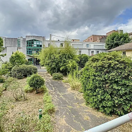 F2 Climatise Avec Terrasse Et Parking, Proche Des Thermes Et Du Centre - Les Bains - Fr-1-451-164