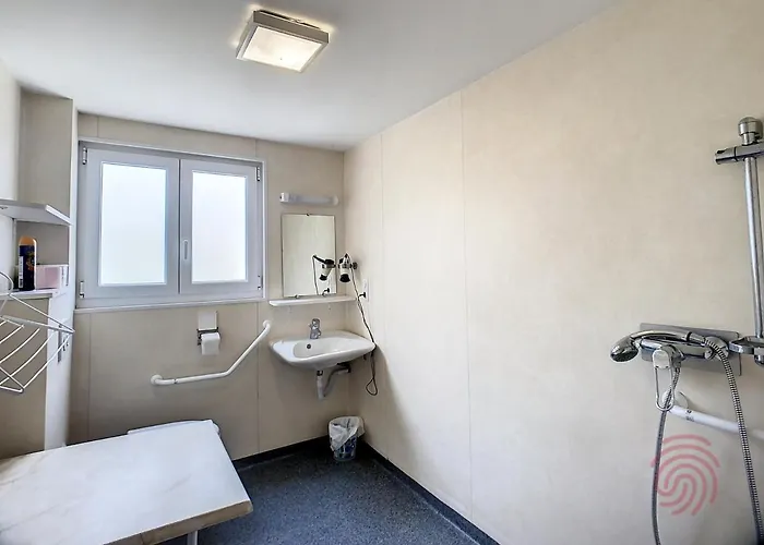 Apartmán F2 Climatise Avec Terrasse Et Parking, Proche Des Thermes Et Du Centre - Les Bains - Fr-1-451-164