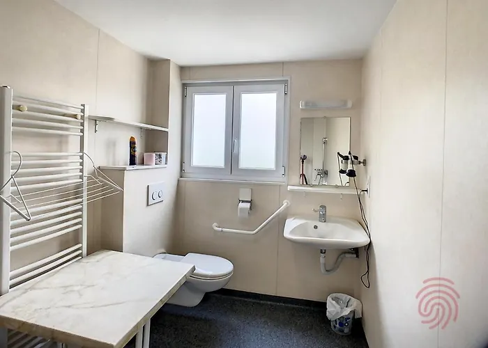 F2 Climatise Avec Terrasse Et Parking, Proche Des Thermes Et Du Centre - Les Bains - Fr-1-451-164 * Lamalou-les-Bains